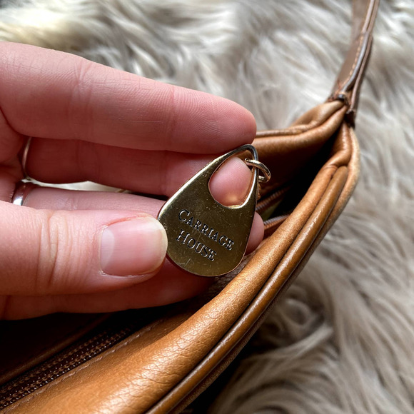 *SOLD* Vintage Leather Sling Bag - Picture 7 of 10